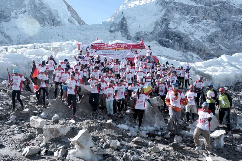 1338458055-worlds-highest-altitude-tenzing-hillary-everest-marathon-in-nepal_1242857